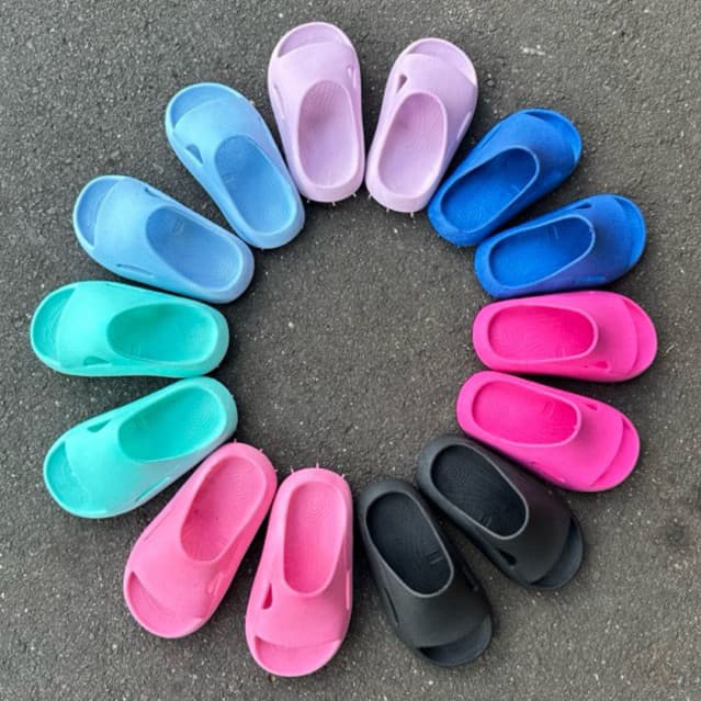 Chinelo Sandália Slide Nuvem Infantil Menina e Menino Kids Confortável