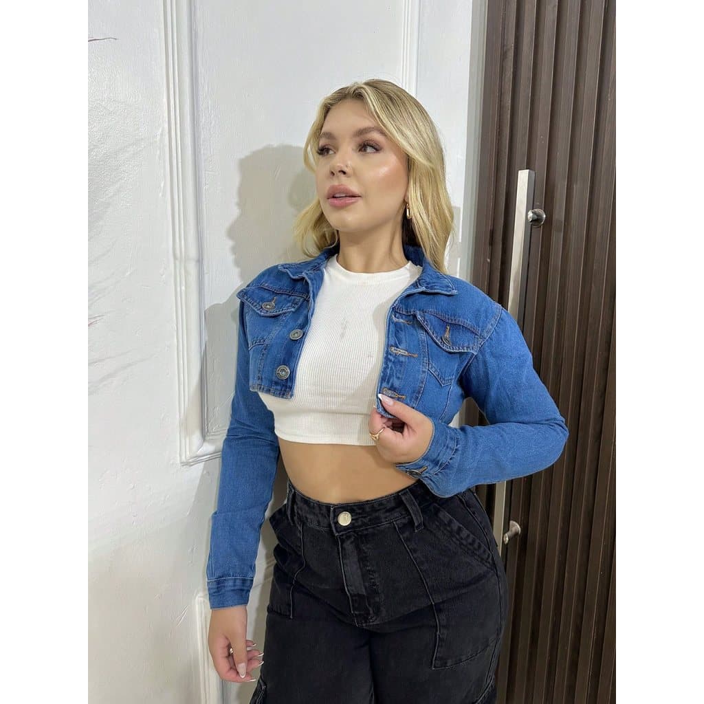 Jaqueta Jeans Cropped Curta Moderna Estilosa E Cheia De Personalidade