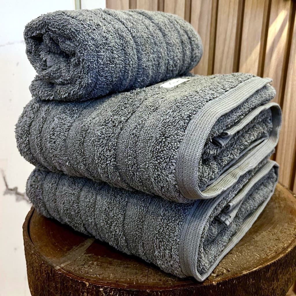Jogo/Kit 3 Toalhas 2 Banho e 1 Rosto Loft Super Grossa Luxo Volume Extra Felpuda Macia Alta Absorção