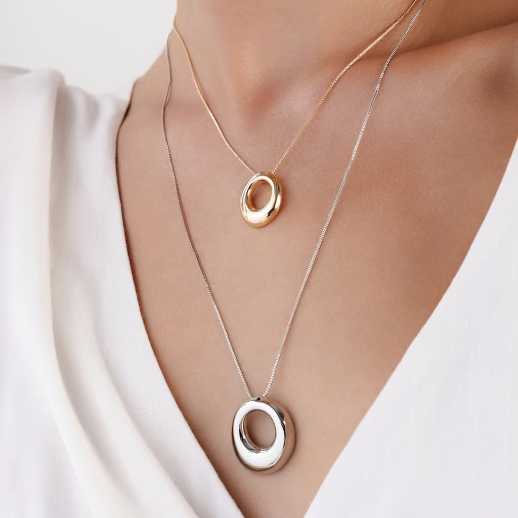 COLAR CORRENTE VENEZIANA GOTA OVAL LISA BANHADO A OURO 18K