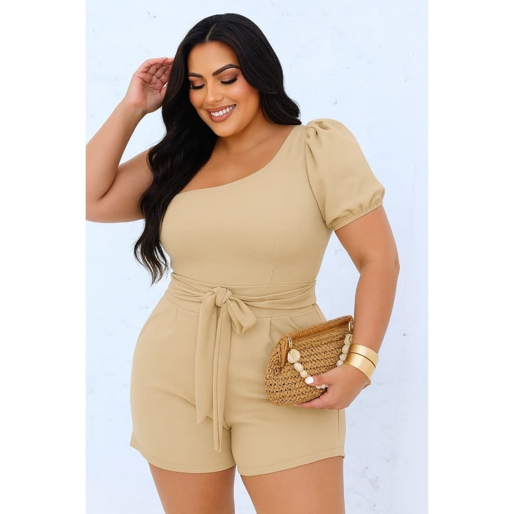 Macaquinho Plus Size GG Todas as Ocasiões!(Bege,G2 (54 ao 58))
