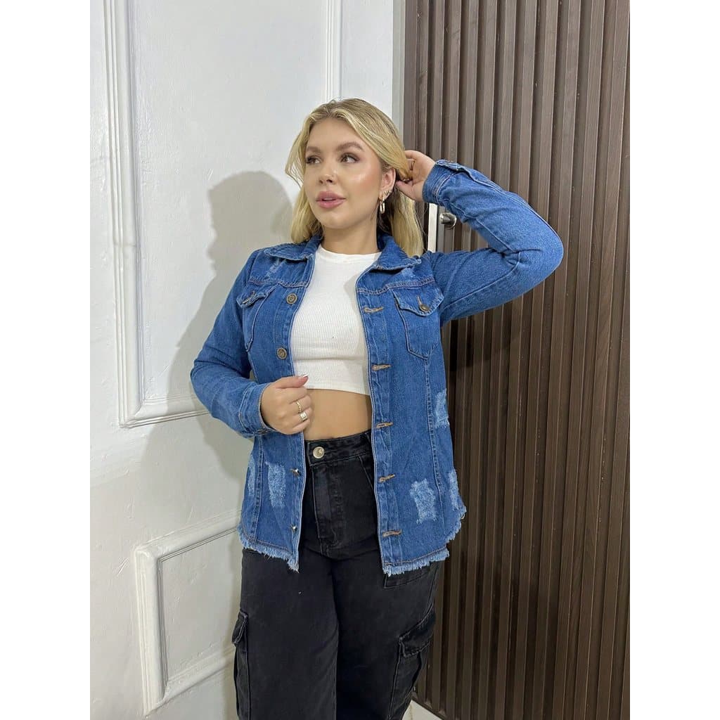 Max Jaqueta Jeans Over Barra Desfiada Moderna Estilosa E Cheia De Atitude