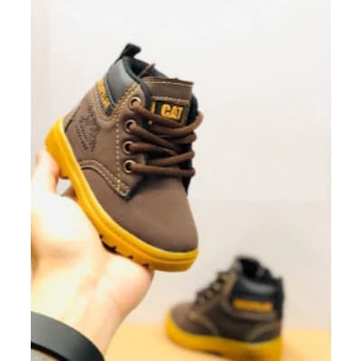 Tenis Bota infantil botinha Bebe Caterpillar Queima de Estoque