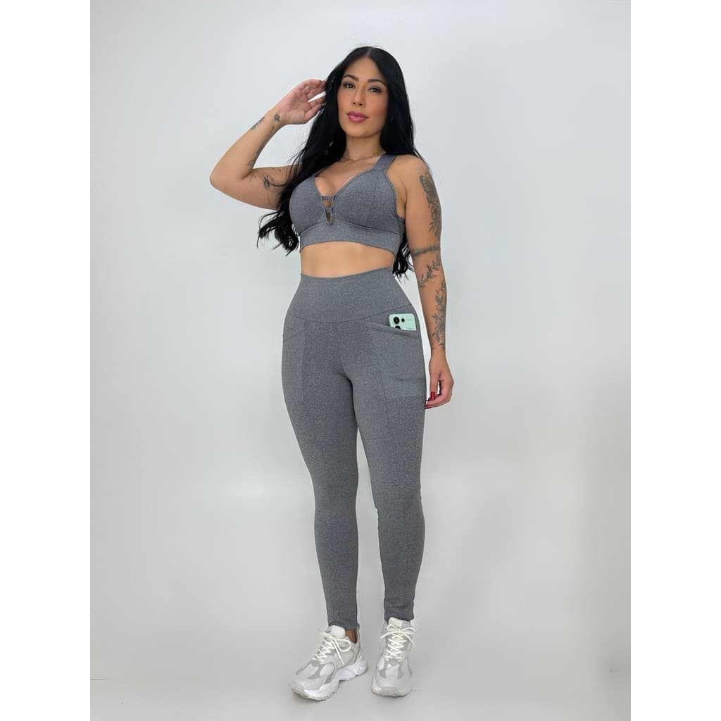 Conjunto Calça Legging Cintura Alta Com 2 Bolsos E Top Fitness Com Alça Reforçada E Bojo Removível Academia