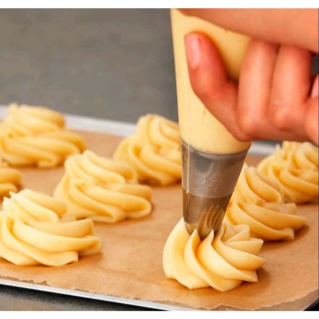 Kit Confeiteiro Seis Bicos em Aço Inox com Bisnaga Culinaria para Decoração em Bolos Tortas Sobremesa