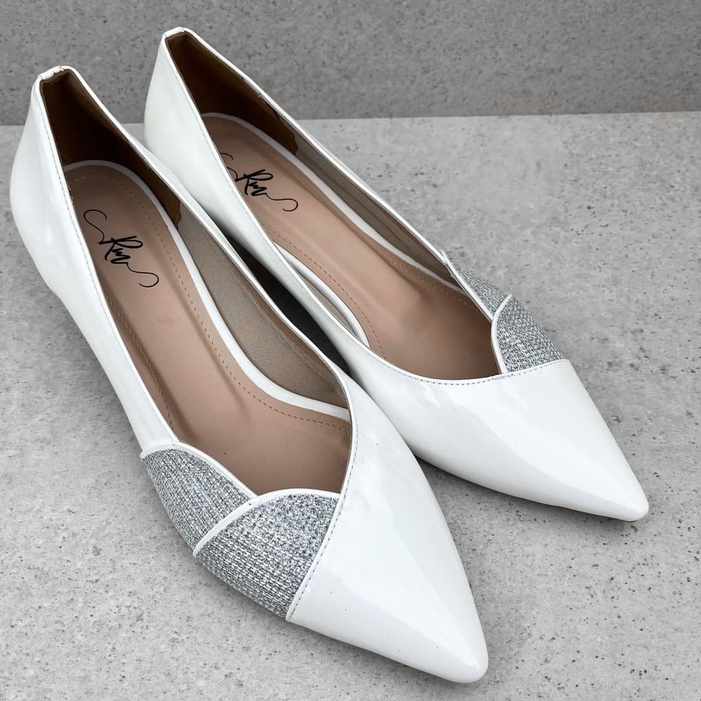 Scarpin Branco c/Verniz Detalhe Prateado - Salto Mini 1,5cm /Salto baixo/Linha luxo /Salto bb confortável/Social