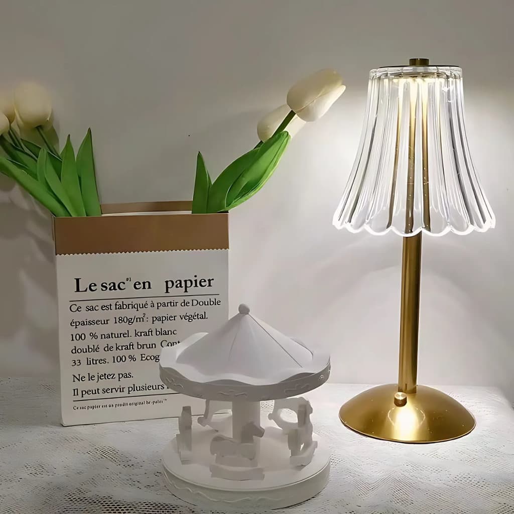Luminária Abajur Portátil Mesa Led 3 Cores Usb Dourado