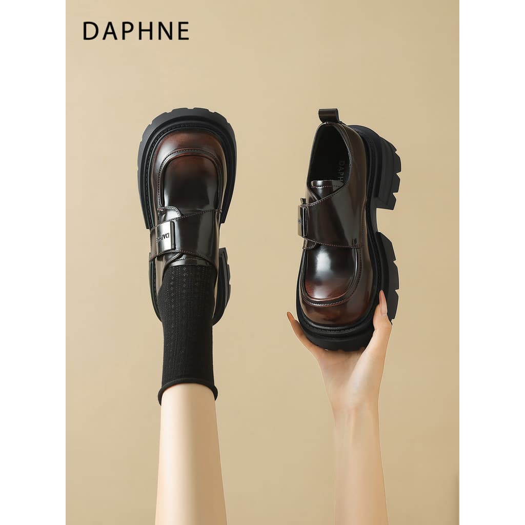 Daphne sapatos de couro pequenos marrom de sola grossa feminino 2026 verão novo estilo sapatos femininos pequenos mocass