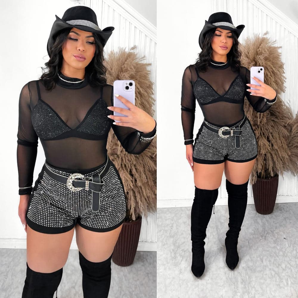 Look Strass moda balada festas (Body Tule, Cropped Strass e Shorts Strass)
