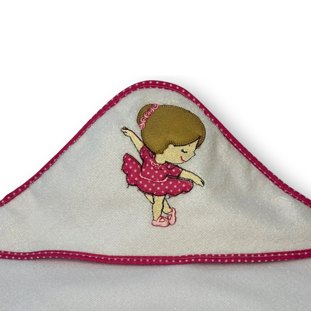 Toalha de Banho Bebê Bailarina – Super Macia com Capuz Bordado
