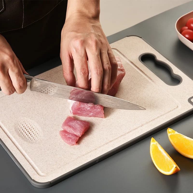Tábua de Corte Cortar Carne Placa Dupla Face Higiênica em Aço Inox e PP com Afiador e Alça