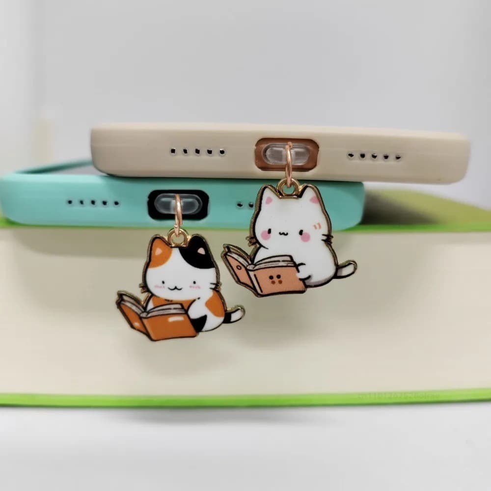 Kawaii Dos Desenhos Animados Poeira Plug Leitura Gato Carga Porta Para iPhone Tipo C Anti Tampa Pendurado Telefone Pinge