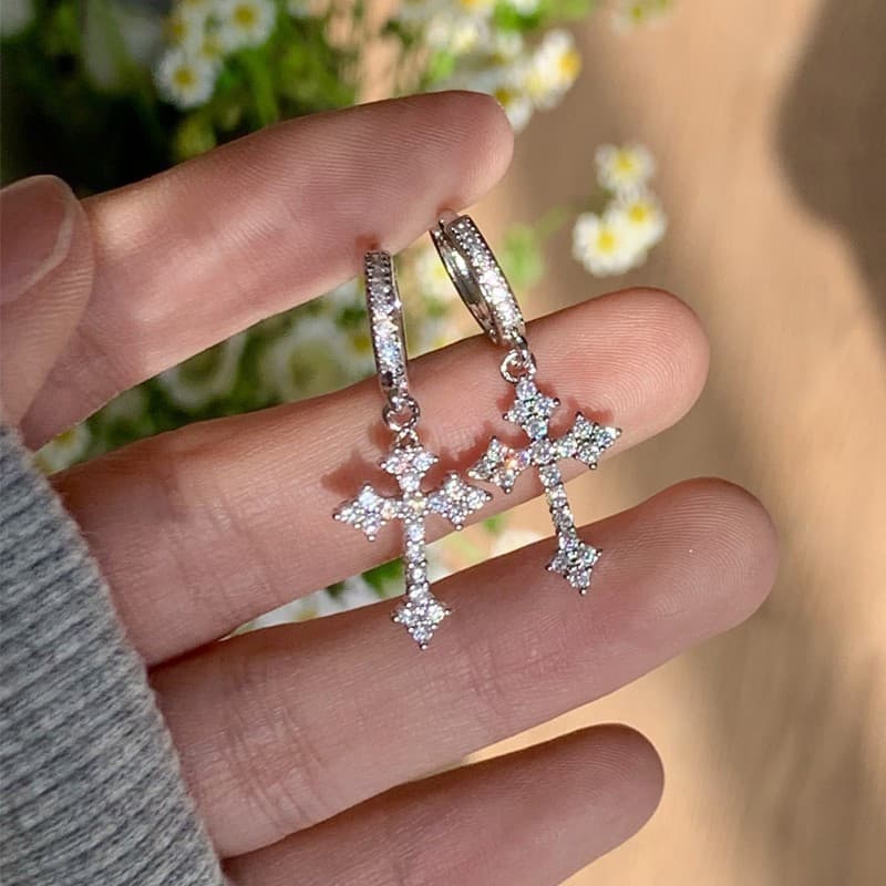 Luz de luxo Super piscando cruz brincos femininos High-End brincos simples brincos de diamante