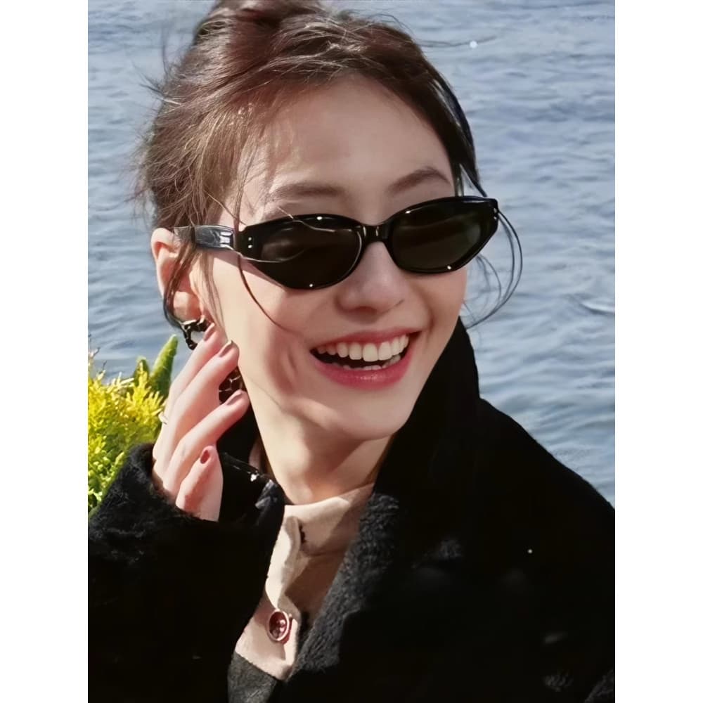 2026 novo estilo jennie mesmo estilo óculos de sol feminino High-End ins olho de gato Retro pequeno rosto protetor solar