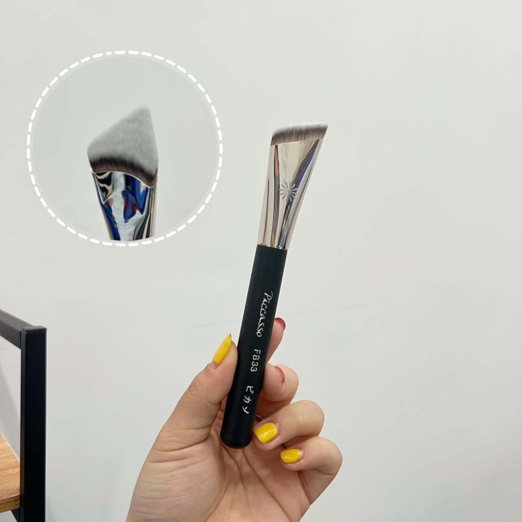 Vaca Gigante!Picasso FB33 Triângulo Fundação Pincel Fundação Creme Sem Costura Sem Pó Detalhe Pincel de Fundação