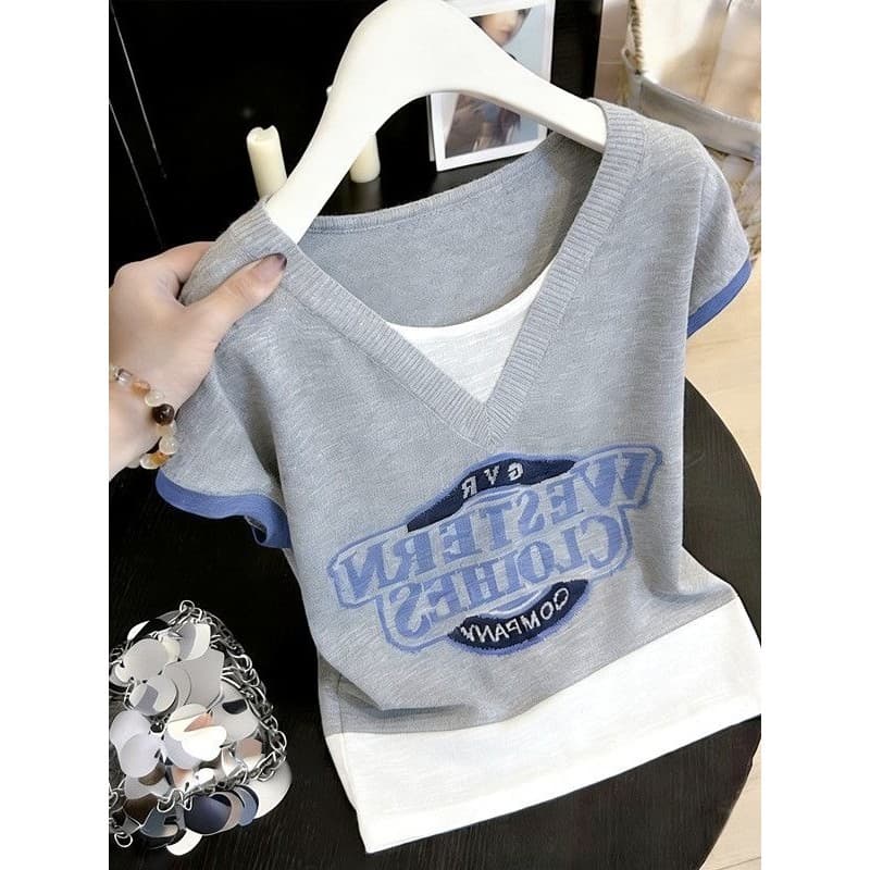 Roupas femininas Plus Size [40-100kg] camiseta falsa de duas peças com decote em V de manga curta feminina solta mais fi