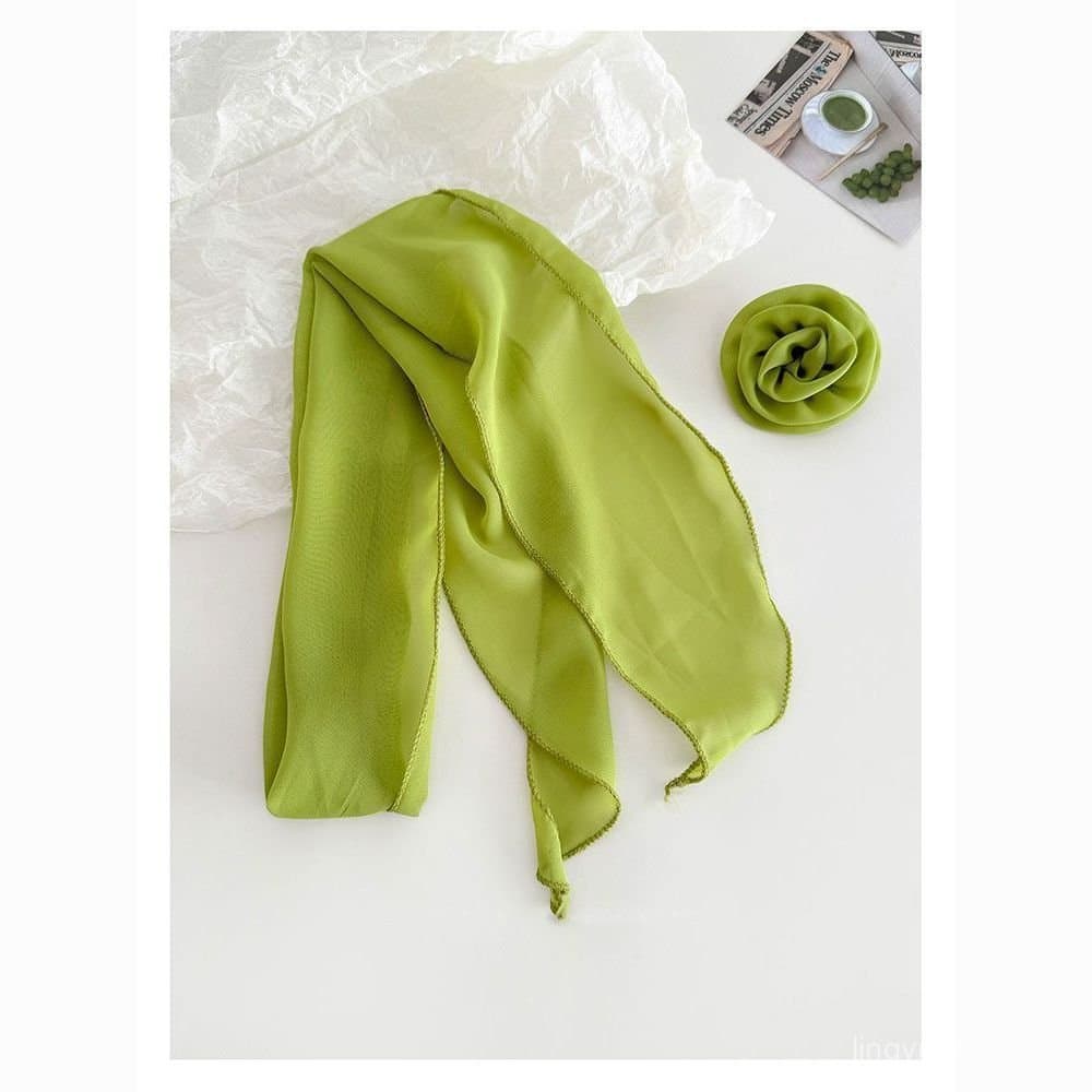 Brilhante! Lenço de seda verde-amarelado, um acessório de pescoço moderno, elegante e requintado para mulheres.