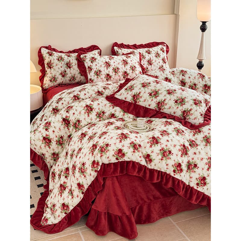 2025 Novo estilo outono inverno renda acolchoada capa de cama estilo leite veludo conjunto de quatro peças engrossado ma