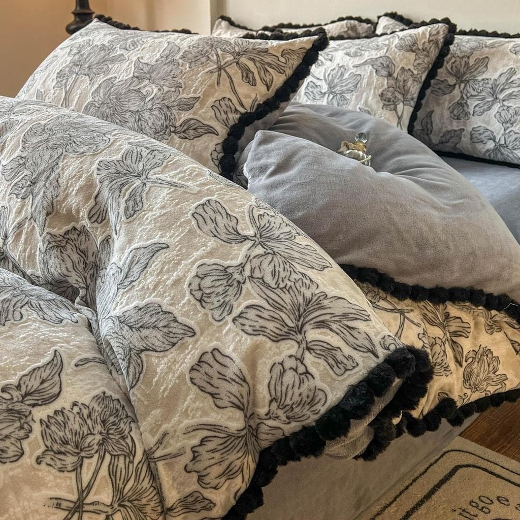 Francês esculpido leite veludo cama conjunto de quatro peças inverno dupla face veludo quente Coral veludo capa de edred