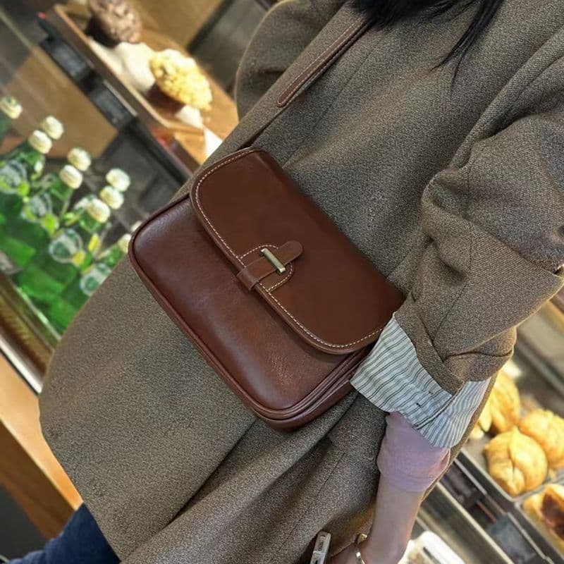 2025 Novo estilo vegetal curtido primeira camada bolsa mensageiro de couro retrô pequena bolsa quadrada leve bolsa peque