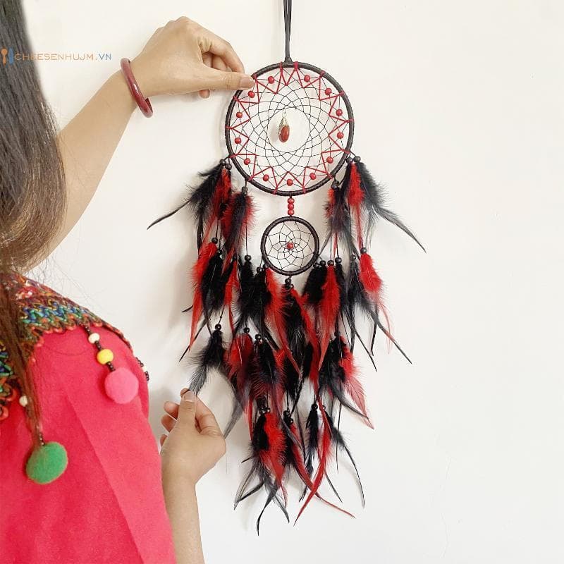 Cs A Hand-Tecido Dreamcatcher Wind Chime , Adornado Com Penas Artificiais E Cristais , Serve Como Uma Decoração De Pared