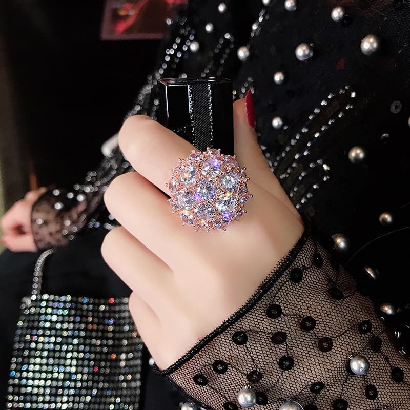 Anel luxuoso de zircão de tamanho grande, moda feminina, noivado e joias de casamento