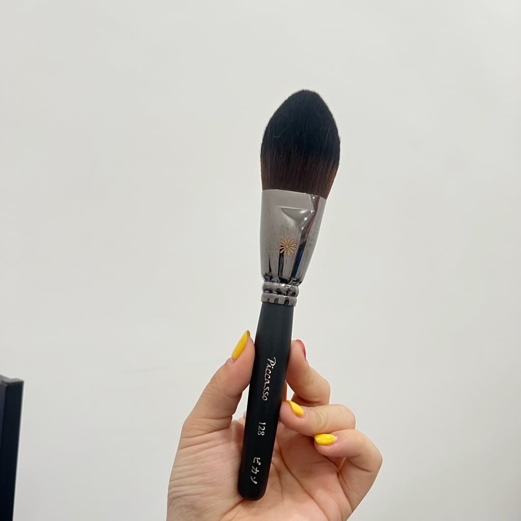 Picasso 128 Pincel de maquiagem de coração de pêssego Pincel de Blush Pincel de pó prensado macio e adequado para a pele