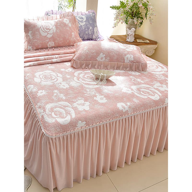 Langsha Jacquard Ice Silk Cool Mat Conjunto de três peças Saia de cama Estilo Verão Ervilhas de gelo Tapete de ar condic