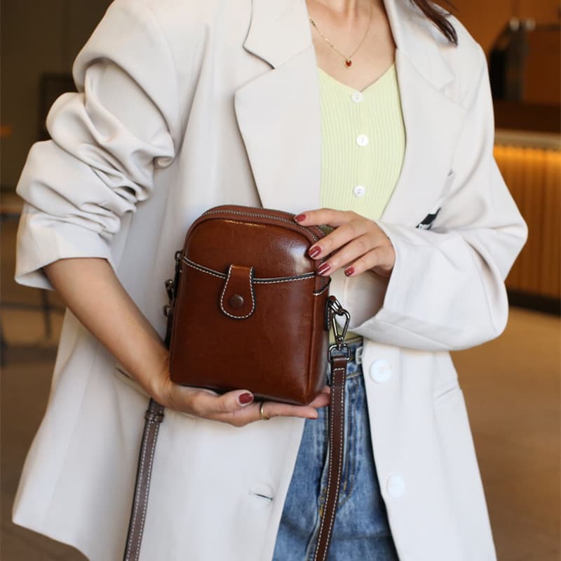 Bolsa de couro genuíno para celular, Mini bolsa pequena feminina 2025, novo estilo, verão, nicho de alta qualidade, bols