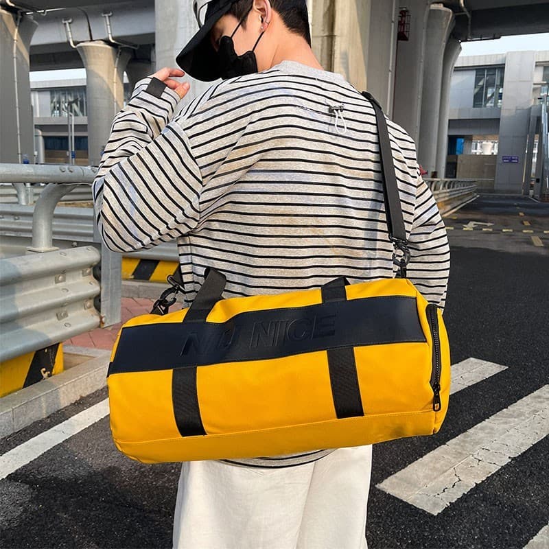 2026 Novo estilo portátil de grande capacidade à prova d'água para viagens esportivas Bolsa de ginástica