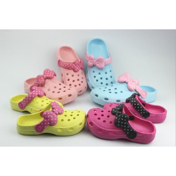 Crianças crianças chinelos meninas sandálias de verão chinelos buraco sapatos crianças antiderrapante interior quatro es