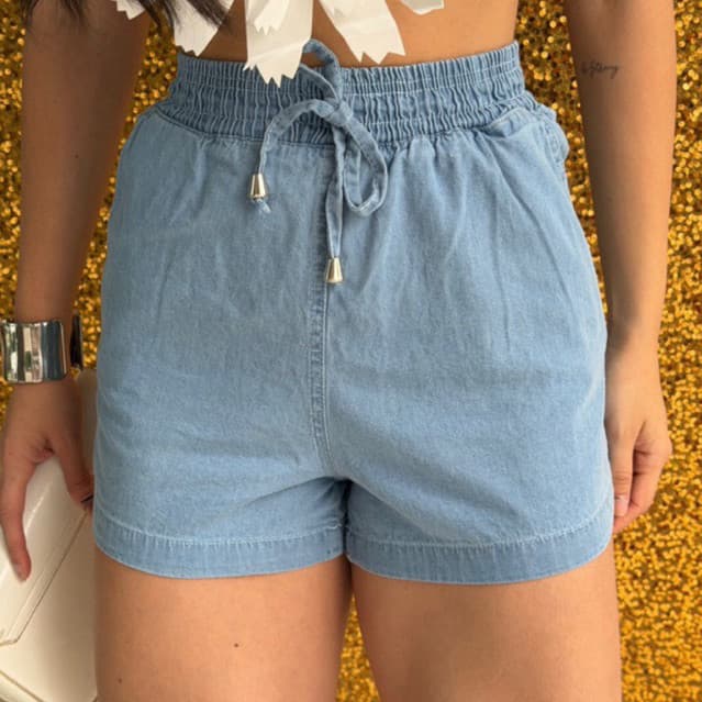 Shorts Feminino Jeans Claro Cintura Alta com elástico e cordão, Casual, Confortável, Moda Verão