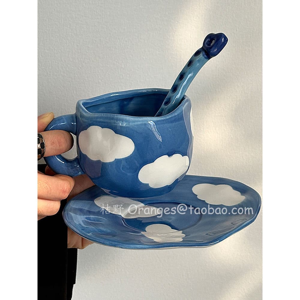 Laranjas laranjas representando céu azul nuvem branca xícara de café pires Latte copo chá da tarde copo de água nicho pr