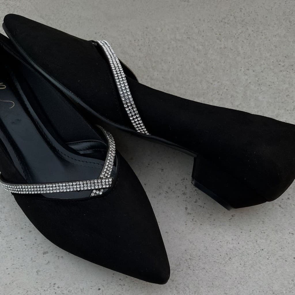 Scarpin Preto Camurça c/ Tira Prateada - Salto Bloquinho 2cm /Salto baixo/Linha luxo /Salto bb confortável/Social