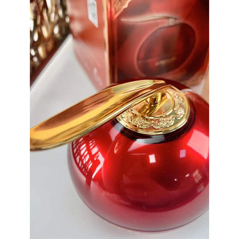 Europeu americano Lotus idade real creme de sangue de dragão iluminar o tom da pele iluminando Anti-rugas linhas de luz