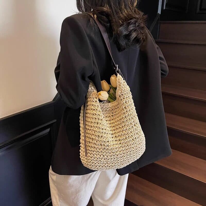 UR saco tecido à mão senhoras 2026 novo estilo luz luxo nicho High-End saco de palha à beira-mar férias balde saco