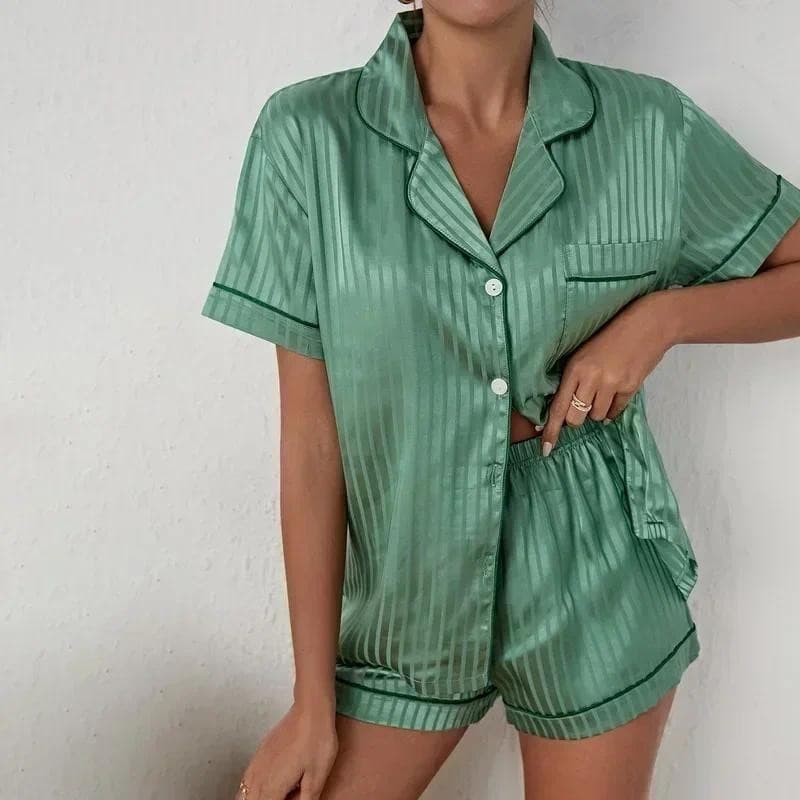 Mulheres Pijamas Conjunto De Pijama Turn Down Collar Falso Seda Cetim Manga Curta Topo + Shorts Feminino Homewear Terno