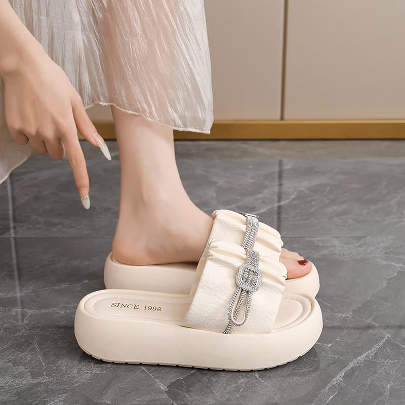 Lindo strass de sola grossa Flip-Flops feminino verão 2026 novo estilo pequeno personagem sandálias plataforma aumentada