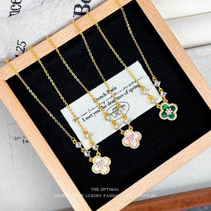 Luz de luxo moda sorte fortuna trevo de quatro folhas colar High-End feminino Design diamante trevo de quatro folhas con