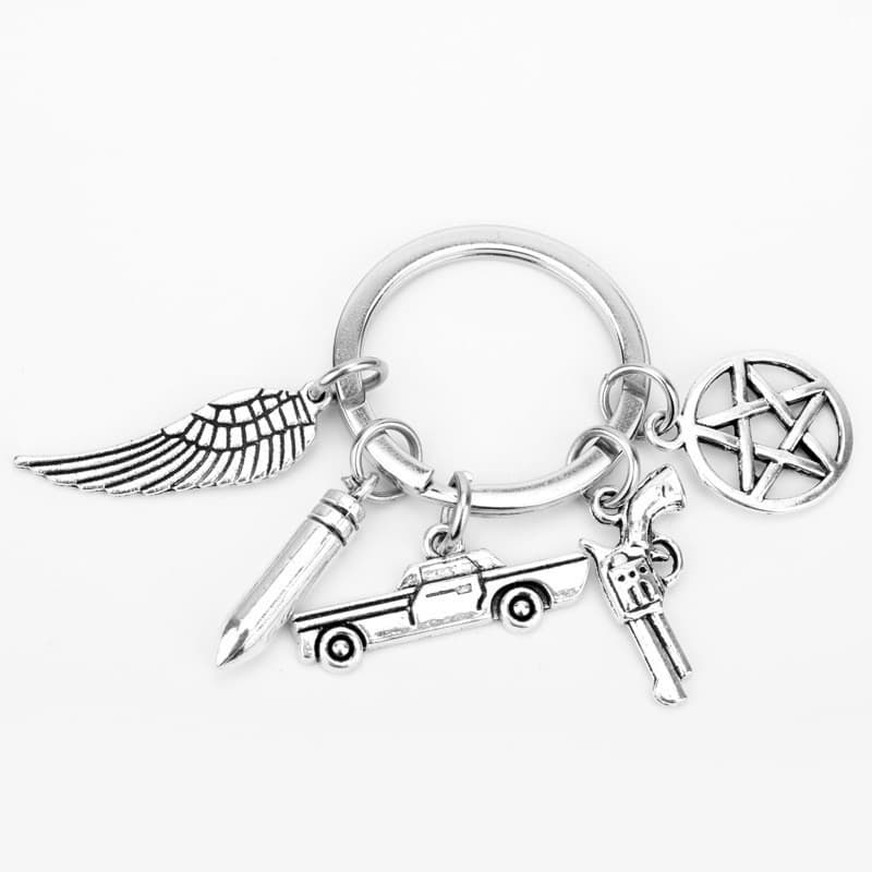 Chaveiro com tema sobrenatural, pingente de arma com pentagrama alado, chaveiro, decoração para carro C1U8