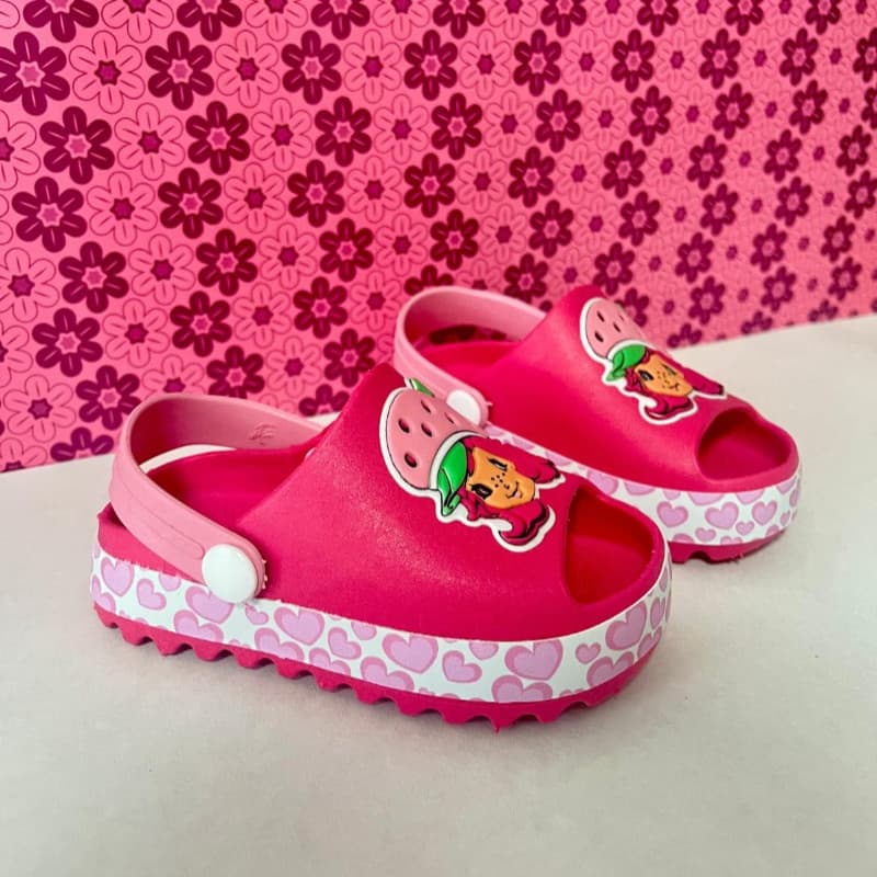 Sandália Infantil Moranguinho Rosa Pink Com Aplique 3D Leve e Antiderrapante 19 ao 26