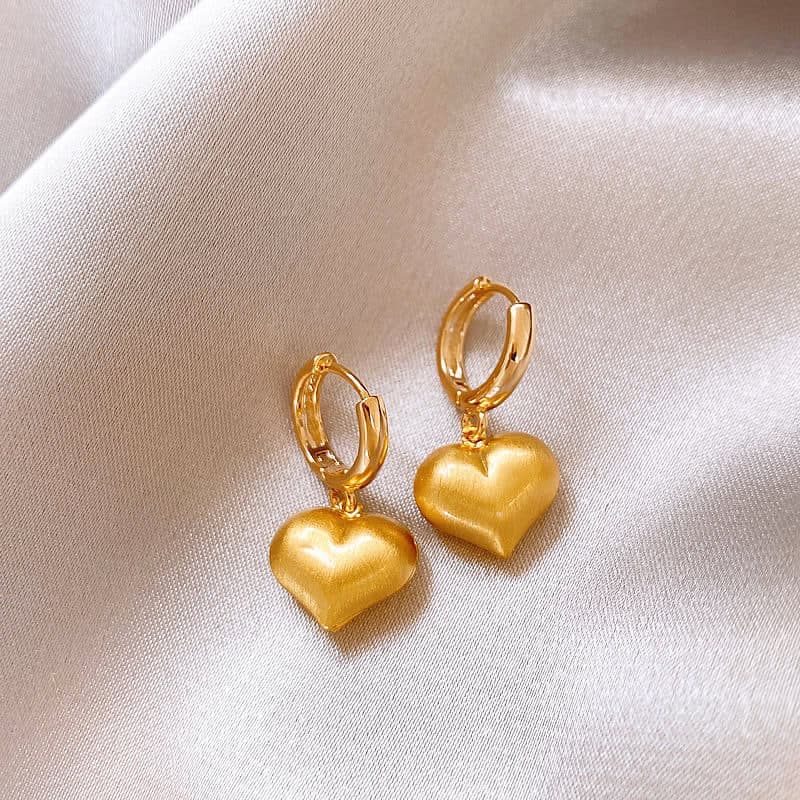 [Estoque pronto] Temperamento prata escovado amor coração brincos feminino exclusivo 2026 novo estilo brincos requintado