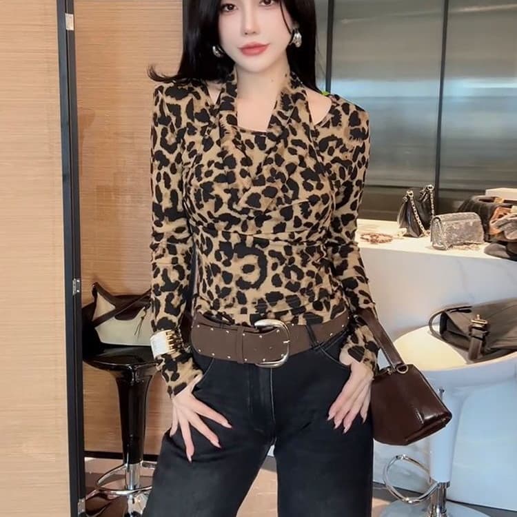 Produtos europeus falso de duas peças Halter pescoço leopardo impressão camiseta feminina outono novo Design Retro senti