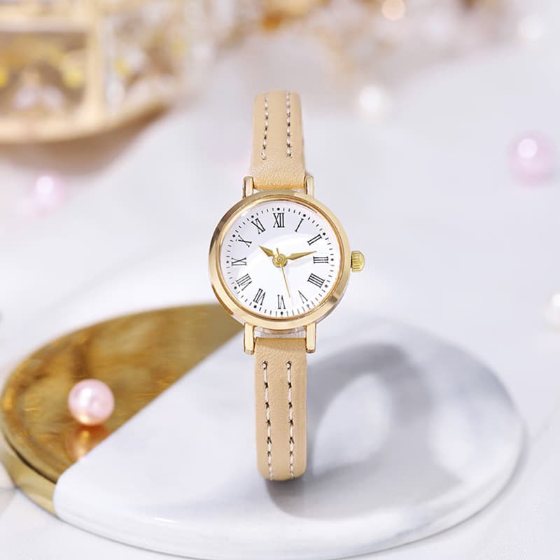 Relógio Feminino com Mostrador Romano Pulseira Fina de Couro e Quartzo