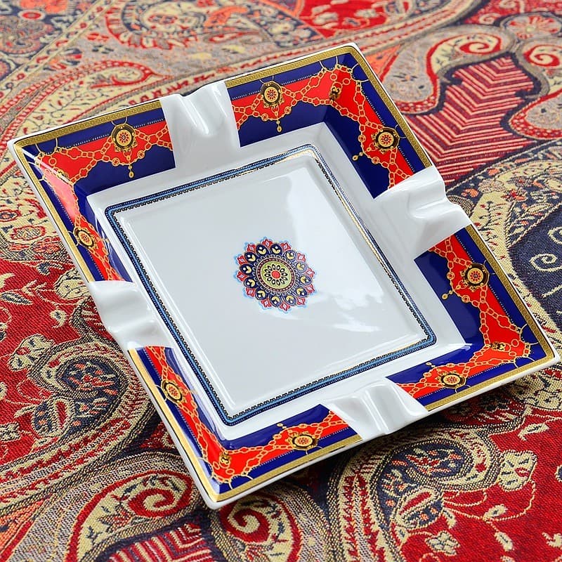 Criativo moda europeia grande osso China cinzeiro sala de estar escritório KTV quarto personalizado cinzeiro cerâmica pr