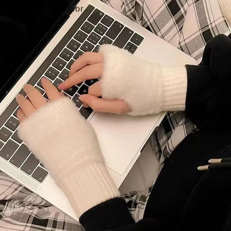 # Novo Mink Fleece Macio Inverno Calor Meio Dedo Luvas Para Mulheres Cor Sólida Pelúcia Malha Sem Dedos De Pulso Escrita