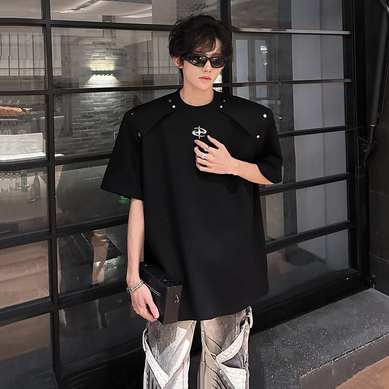 Verão americano high street Metal desconstrução ombreiras de manga curta camiseta masculina perfil solto high-End rufião