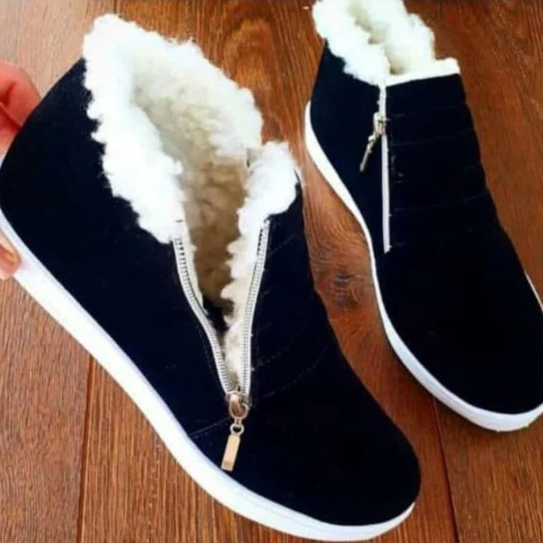 Bota Feminina Preta Forrada de Pelos Internos Napa Preta