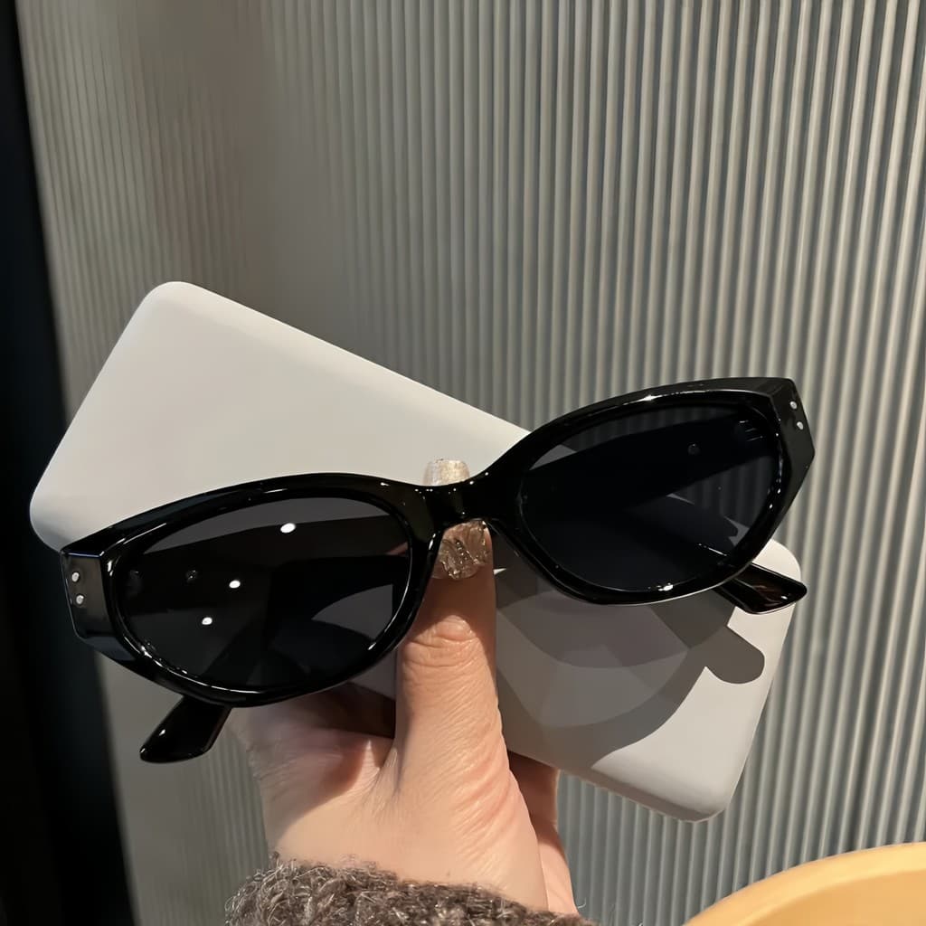 2026 novo estilo versão coreana Retro olho de gato óculos de sol feminino na moda rosto pequeno elegante menina quente H