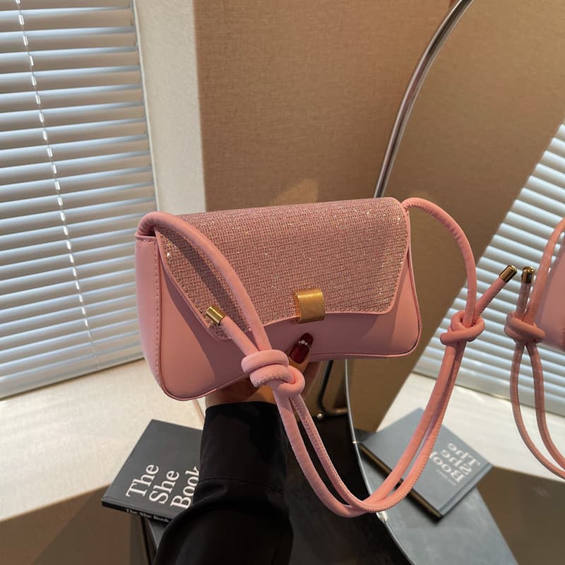 Nova bolsa de ombro e transversal moderna e elegante, de cor sólida, bolsa de mão de nicho de alta qualidade.